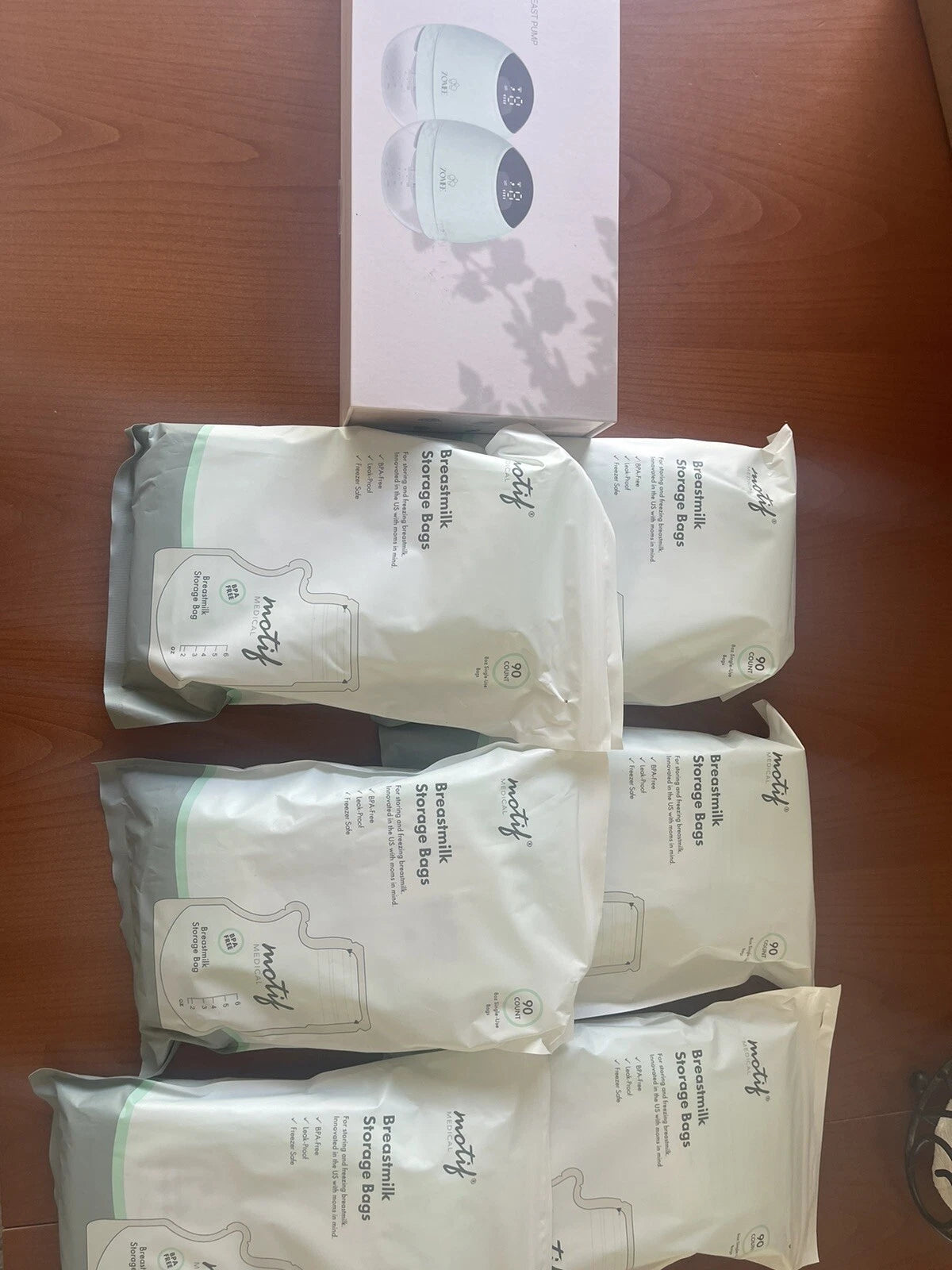 Zomee Fit Wearable Breast Pump with Breast Milk Storage Bags – New