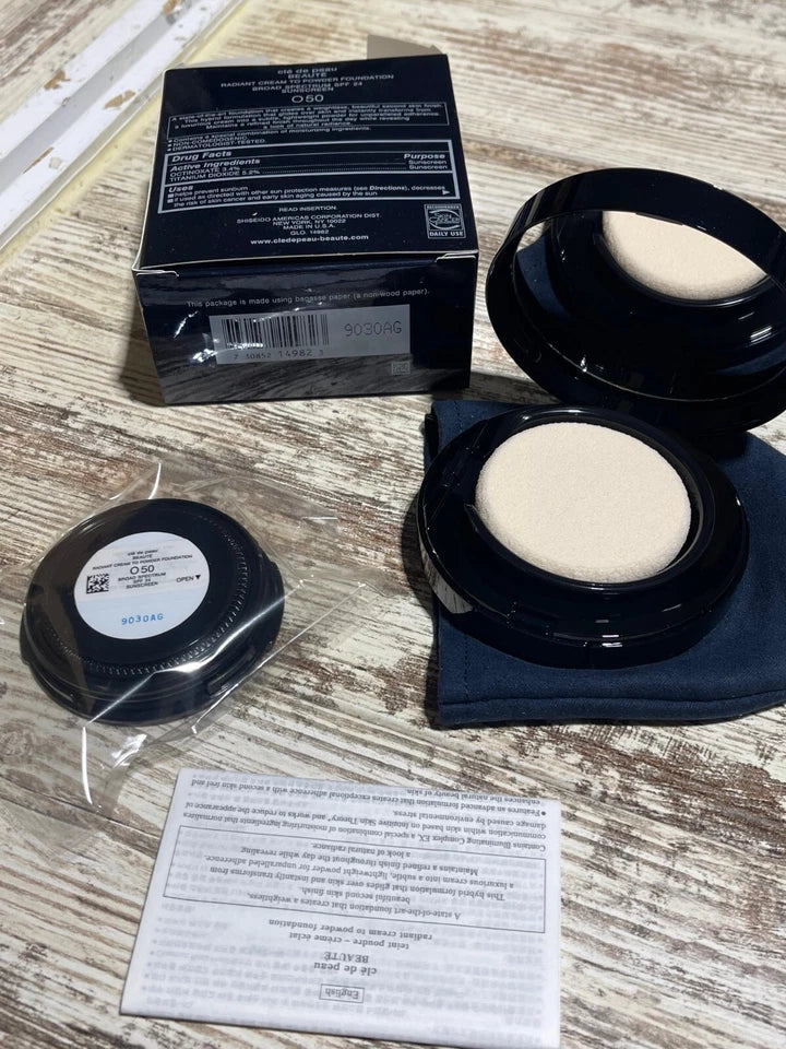 Clé de Peau Beauté Radiant Cream to Powder Foundation SPF 24 O50 12g