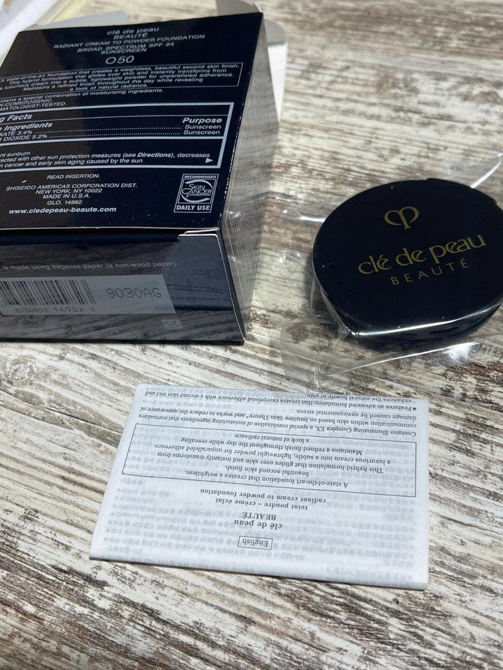 Clé de Peau Beauté Radiant Cream to Powder Foundation SPF 24 O50 12g